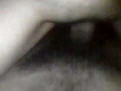 गोरी बड़ी चूची हिंदी ...