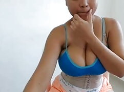 सुनहरे बालों वाली मा ...