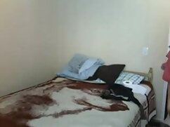 शिक्षा लीव्स सेक्सी  ...