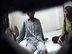 ग्लास के साथ परिपक्व ...