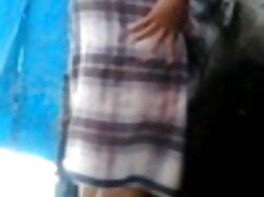 परिपक्व आदमी पूल मेज ...