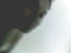 उसे खेलते हुए सेक्सी ...