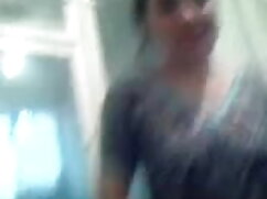 नाव में बालों वाली ब ...