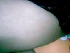 एक गर्भवती लड़की सह  ...