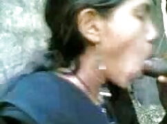 हेली पागे पूलसाइड एन ...